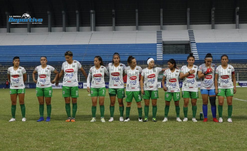 Selección femenina de fútbol se prepara para el cotejo ante República Dominicana