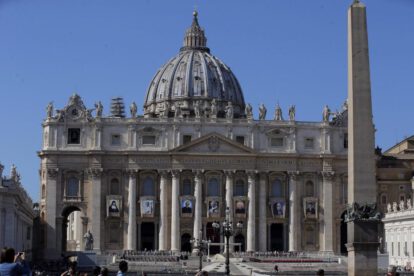 Curas acusados por presuntas violaciones en una residencia vaticana