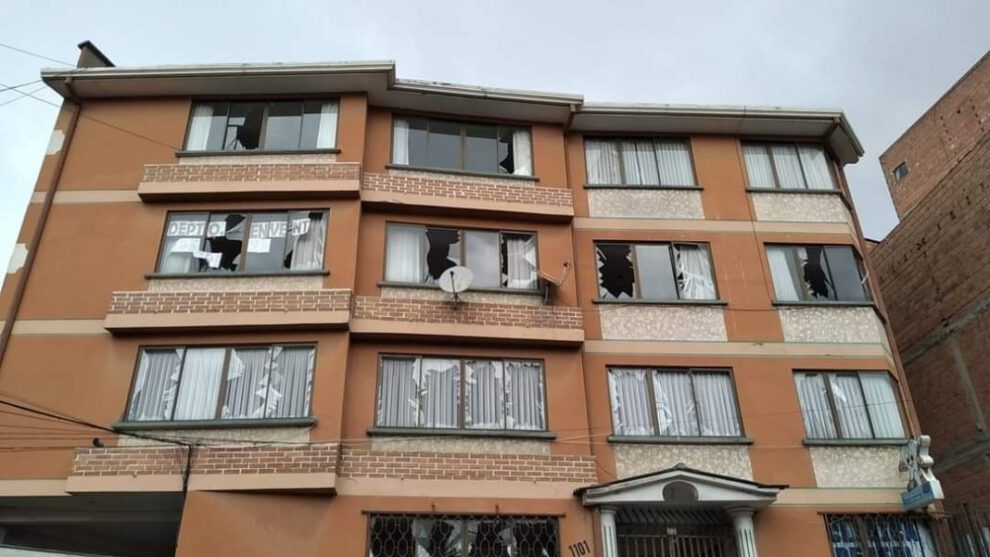 Explosión en Villa Fátima afecta a un motorizado y un inmueble