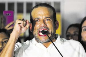 Camacho a Arce: Deje de ser el títere de Evo y deje de dividir el país