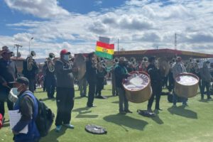 Santa Cecilia pide transporte con música y bloqueo