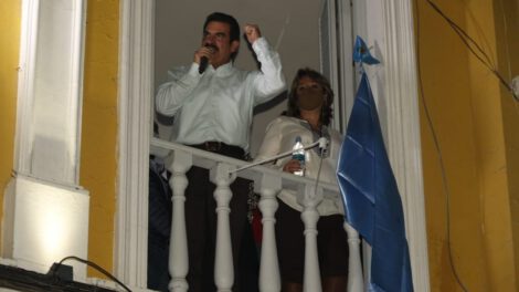 Manfred Reyes Villa celebra la decisión de la justicia