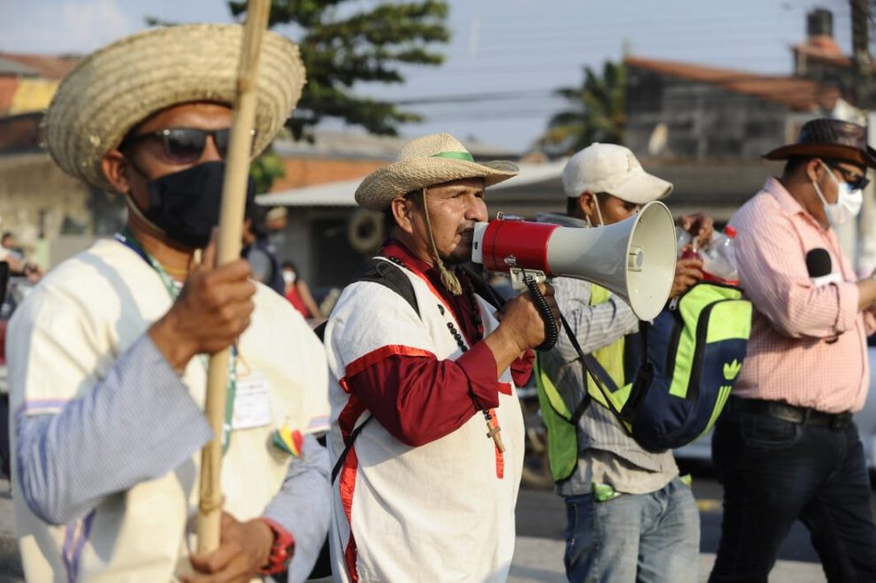 Marcha indígena en la ciudad de Santa Cruz
