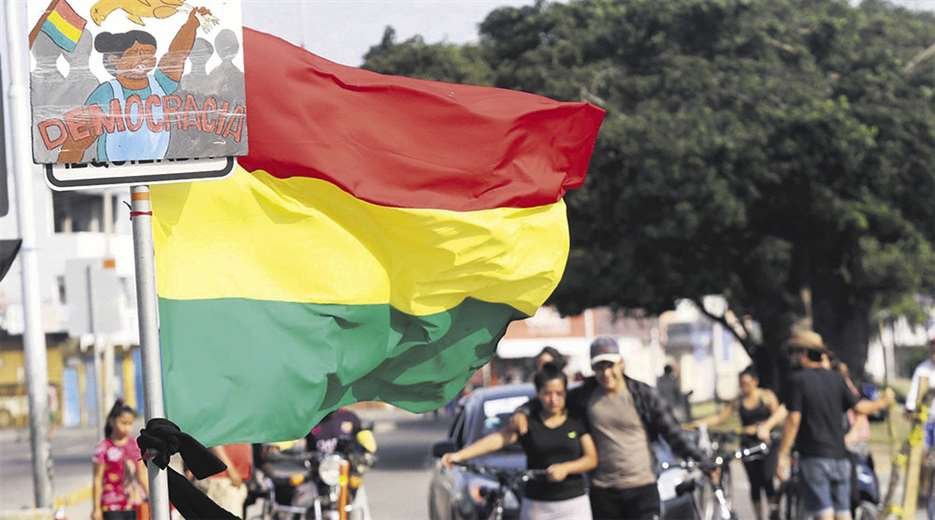 Paro cívico en Santa Cruz con bloqueos y marchas