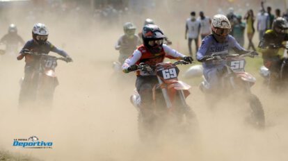 Brandon Guzmán motocross en el nacional de Cochabamba