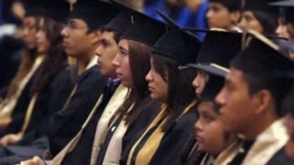 Actos de promoción en Oruro según modalidad educativa