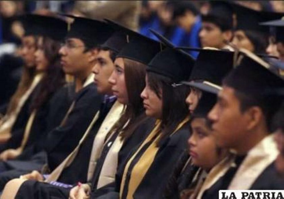 Actos de promoción en Oruro según modalidad educativa