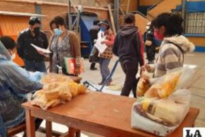 Paquete escolar en Oruro