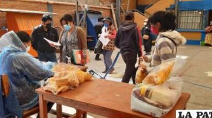 Paquete escolar en Oruro