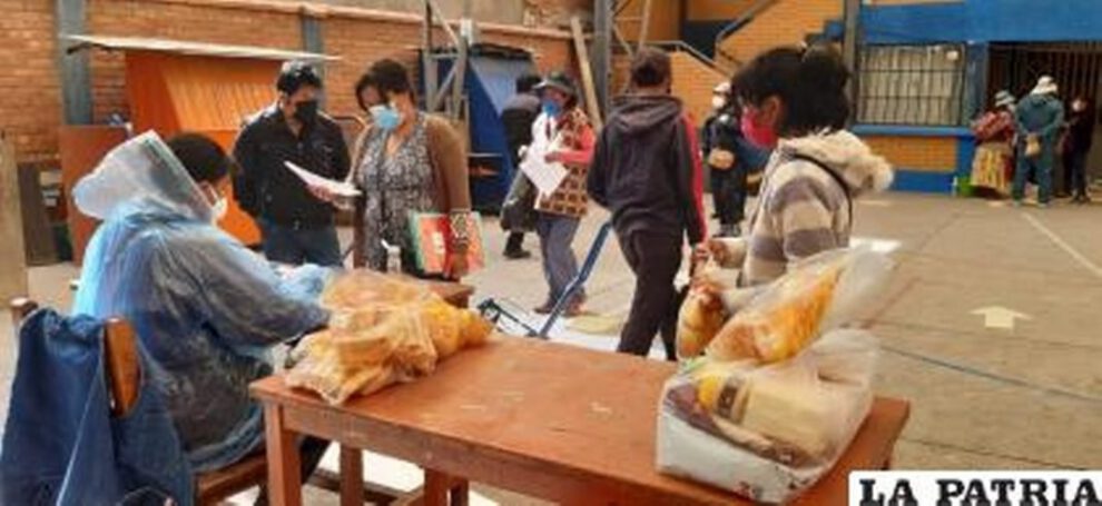 Paquete escolar en Oruro