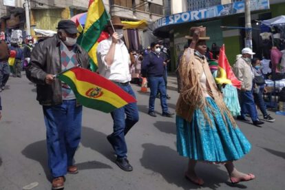 Tomasa Medina recibe reconocimiento en el Día de la Mujer Boliviana