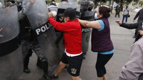 Paro cívico en Bolivia con bloqueos esporádicos y enfrentamientos