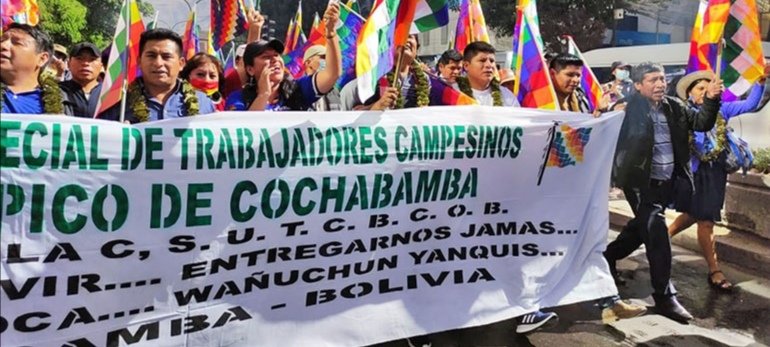 whipalazo en El Alto y Cochabamba