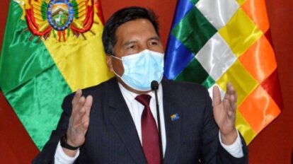 Adrián Quelca se presenta ante la Fiscalía de La Paz