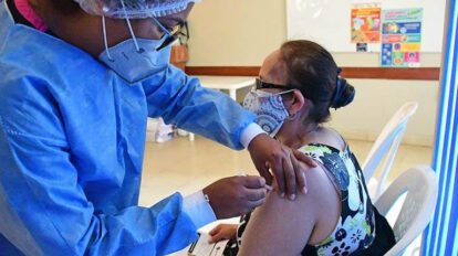 Tercera dosis de vacunación en mayores de 60 años