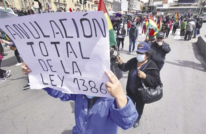 Paro de 48 horas por gremiales en La Paz