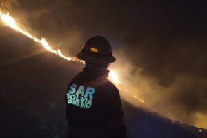 Incendio forestal Parque Tunari afectando 20 hectáreas