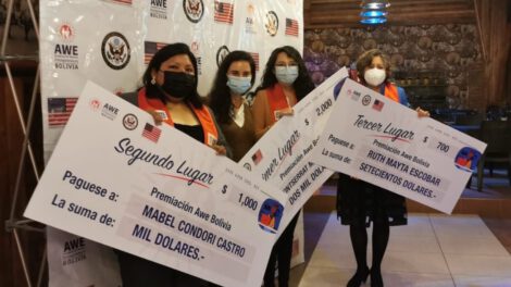 Capital semilla para emprendedoras orureñas graduadas por AWE