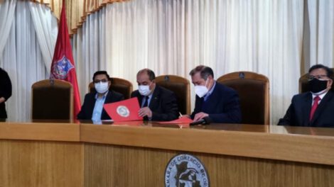 Convenio Institucional de Transmisión y Cobertura firmado por LA PATRIA y la Cámara de Comercio de Oruro