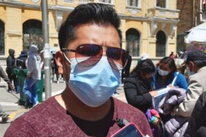 Canasta escolar solicitada por padres de familia en Oruro