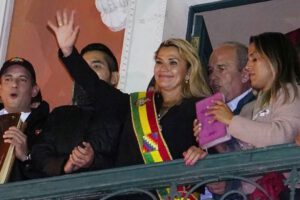 Proclamación de Añez como Presidente del Estado