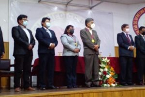 Nuevo directorio del Colegio Médico encabezado por Ruth Frías