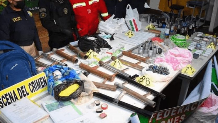 Explosivos encontrados en Adepcoca