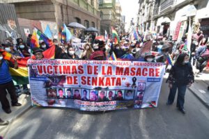 Marcha de víctimas de Senkata y Sacaba hacia La Paz