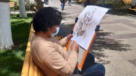 Maratón de dibujo en el Instituto de Formación Artística Bellas Artes Oruro