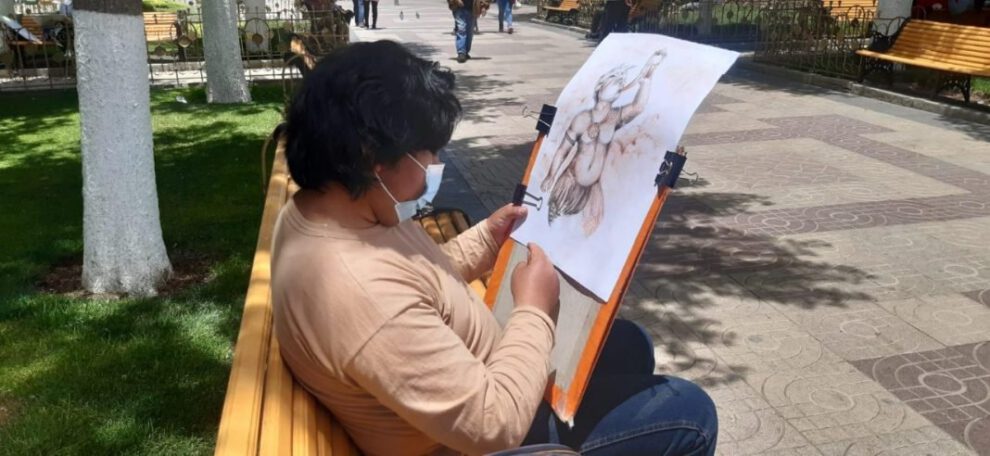 Maratón de dibujo en el Instituto de Formación Artística Bellas Artes Oruro
