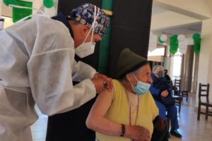 tercera dosis de la vacuna anticovid en CNS Oruro
