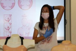 Promueven la detección temprana de cáncer de mama en mujeres