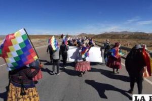 Caminata hacia La Paz por víctimas de Senkata y Huayllani