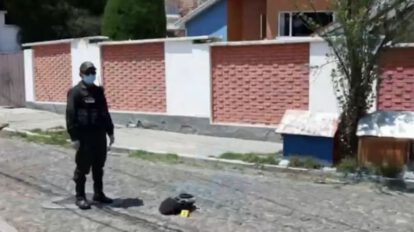 Uniformado encuentra dinero en la calle 14 de Calacoto