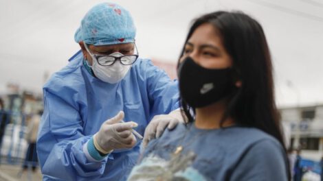 Vacunación a jóvenes de 16 y 17 años en Santa Cruz