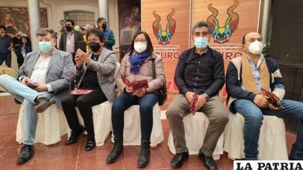 Jurados del Festival de la Canción Aquí… canta Bolivia