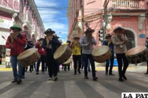 Bolivia marcha unida por la música