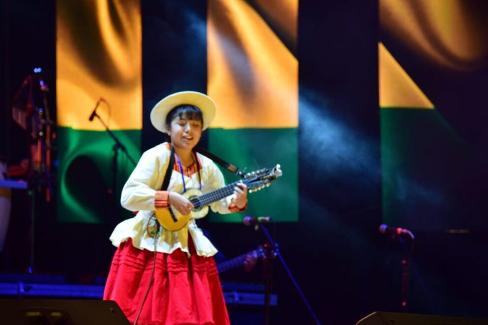 Alison Grace Subirana en el Festival Nacional de la Canción Boliviana