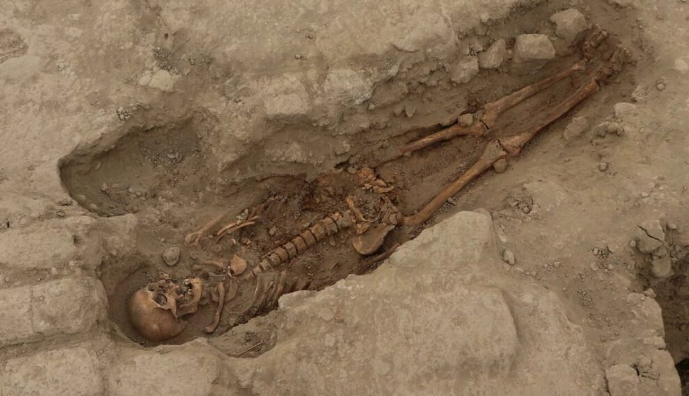Restos humanos antiguos encontrados en la Huaca Santa Rosa de Pucalá