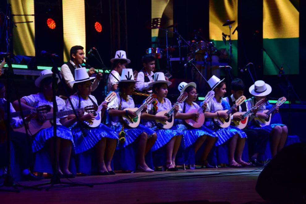 Festival Nacional de la Canción Boliviana en Oruro
