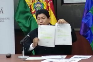 Manfred Reyes Villa en reunión sobre el Tren Metropolitano