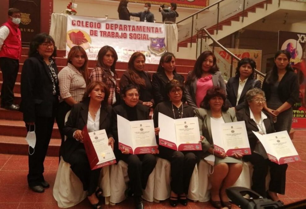 Reconocimiento a mujeres meritorias en trabajo social
