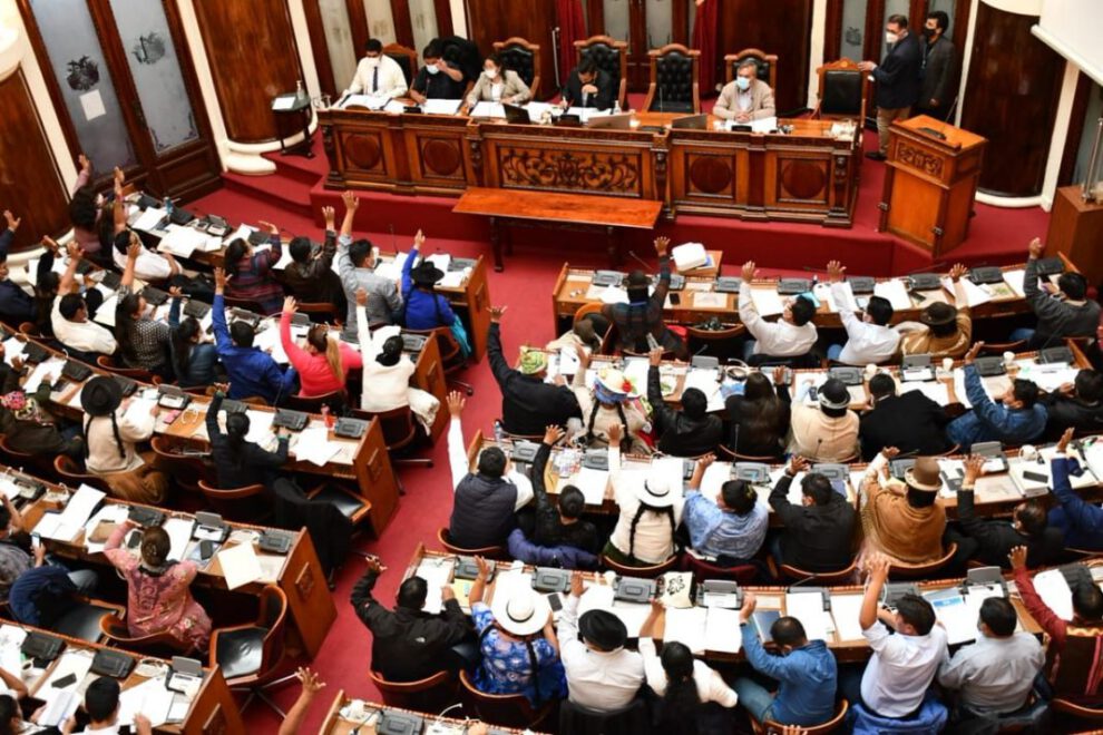 Disputa en la Cámara de Diputados por el control entre Santa Cruz y La Paz