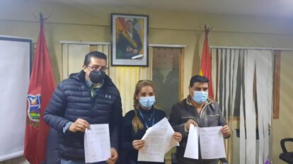 Transporte pesado levanta bloqueo en Pisiga