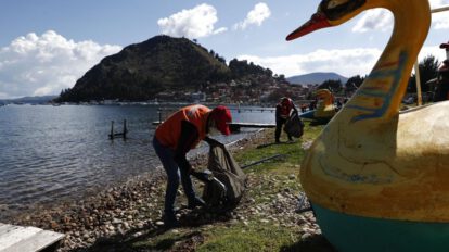 campaña de limpieza lago Titicaca