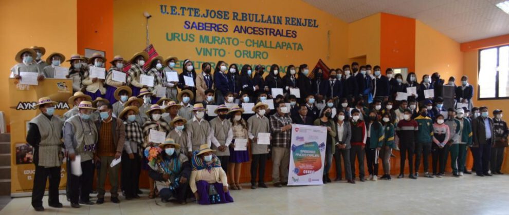 Estudiantes combinan los saberes ancestrales con la tecnología