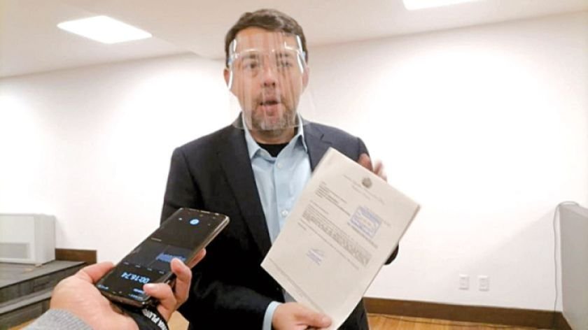 Senador Morón pide informe al Ministerio de Gobierno sobre alerta migratoria