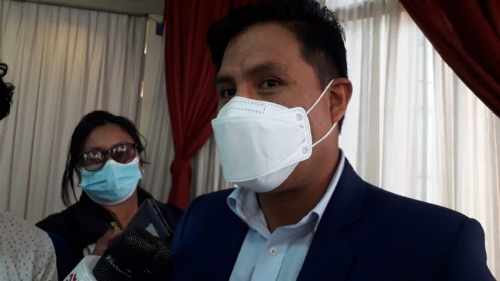 Ministro de Salud, Jeyson Auza, se aplicará el refuerzo anticovid