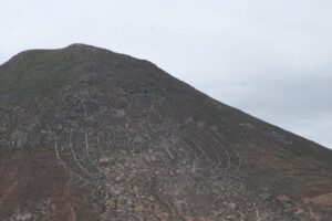 Rehabilitación del Escudo Nacional en el cerro San Pedro