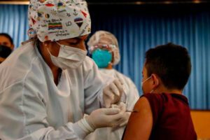 Vacunación niños Covid-19 Colombia
